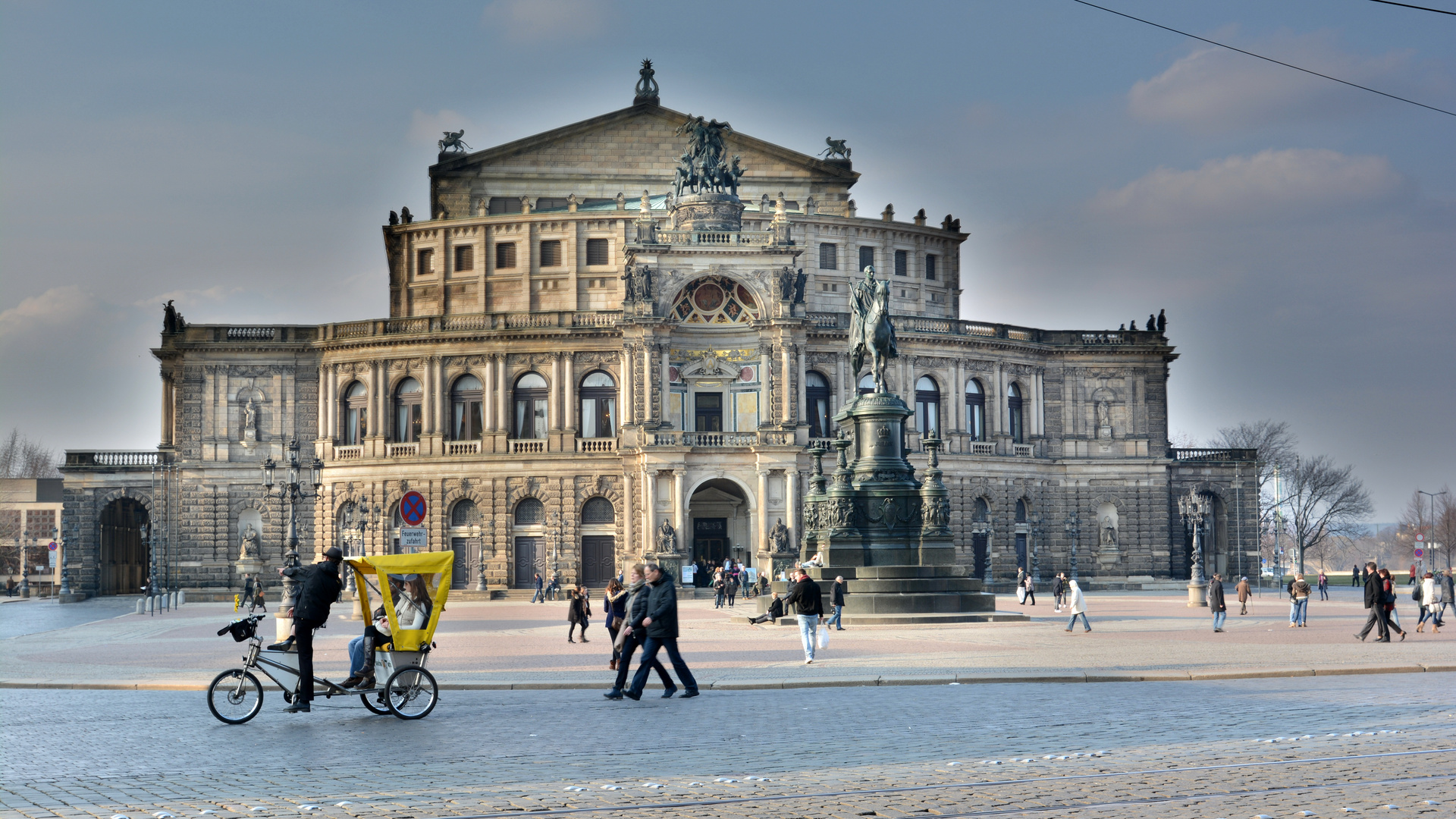 Semperoper Dresden Theaterplatz 2 01067 Dresden