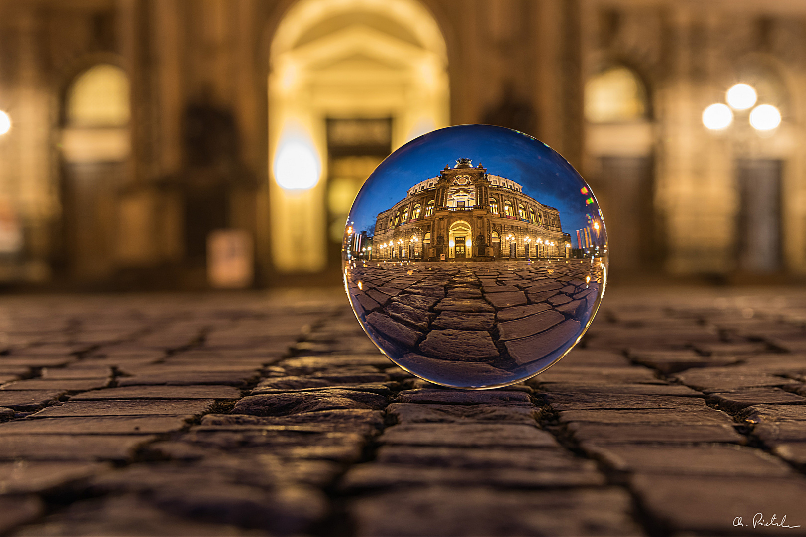 Semperoper Dresden zur blauen Stunde