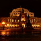 Semperoper in Dresden bei Nacht