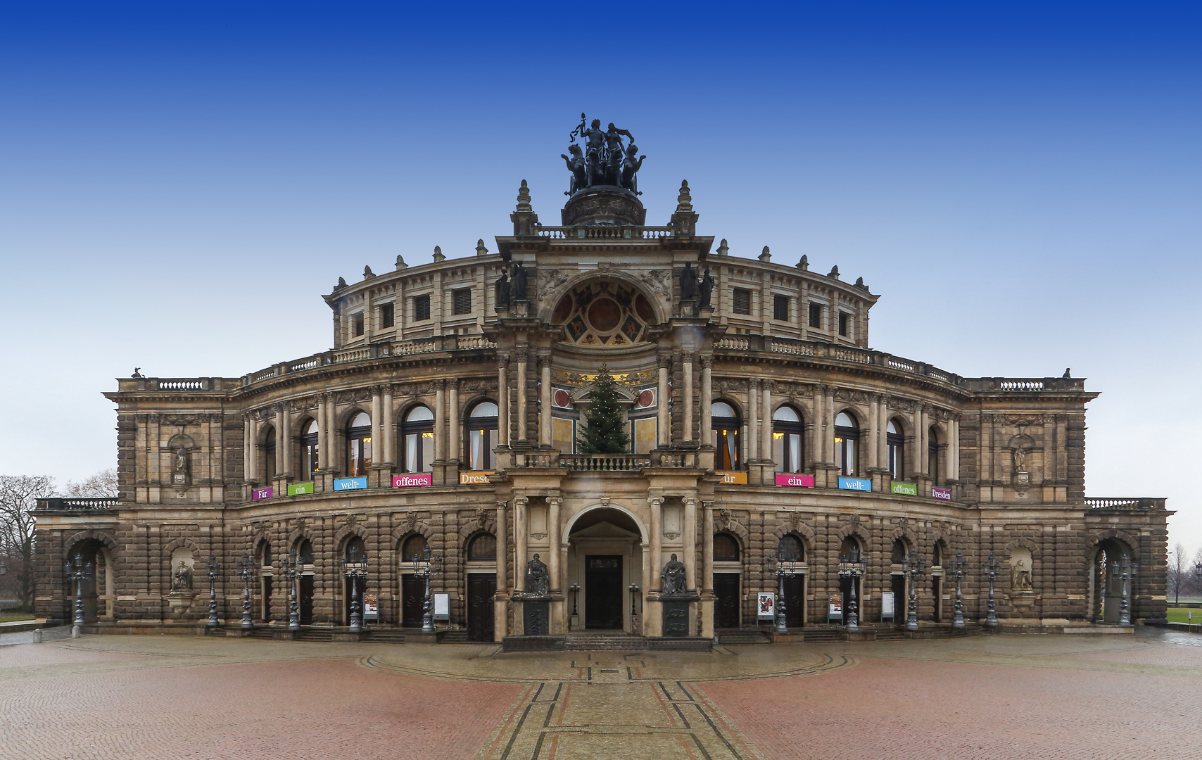 Semperoper in Dresden bei Tage