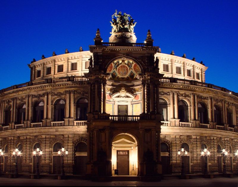 Semperoper - keine Bierwerbung!