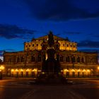 Semperoper mit Hindernissen