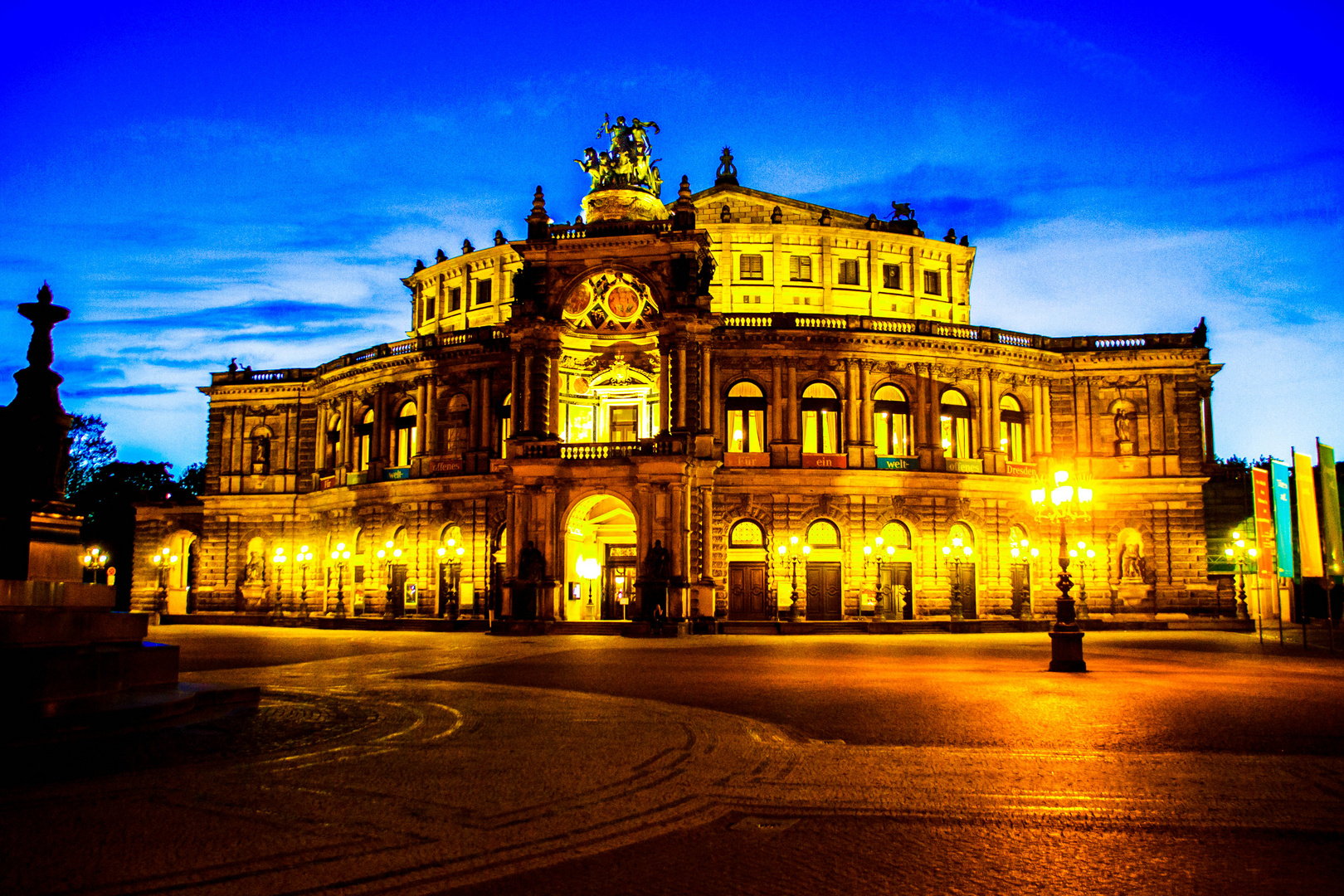 Semperoper nachts