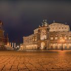 Semperoper und König-Johann-Denkmal