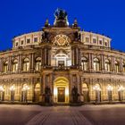 Semperoper zur blauen Stunde