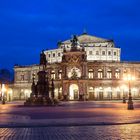 Semperoper zur blauen Stunde