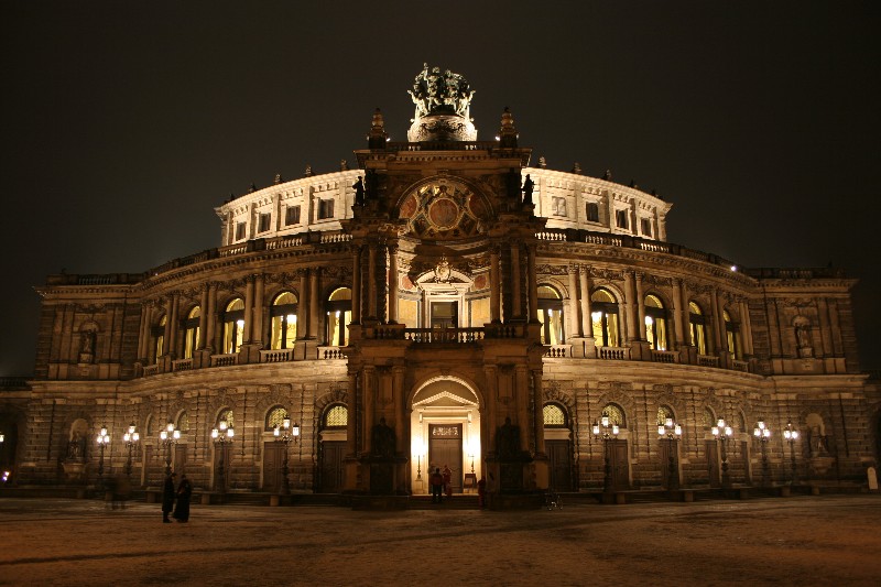 Semperopera at night