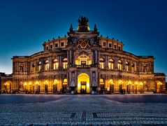 Semperoper@night