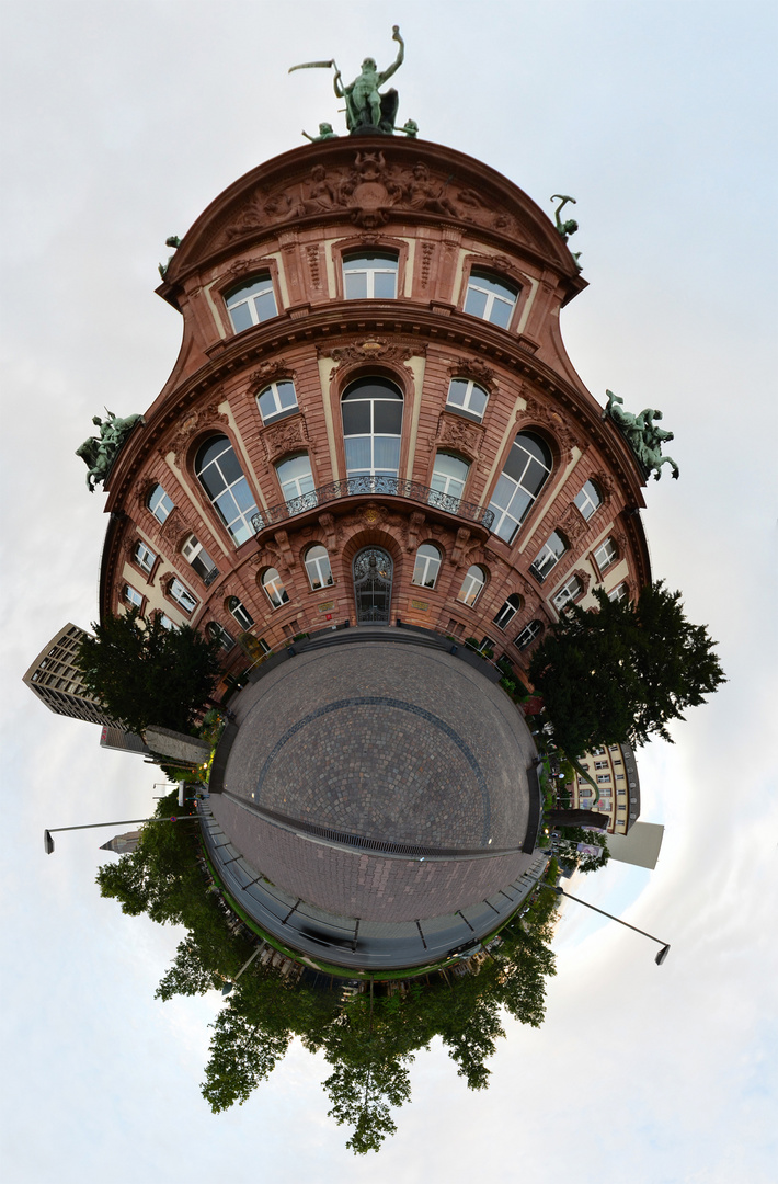 Senckenberg-Museum Little Planet