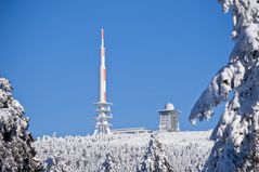 Sendeantenne und Brockenhaus