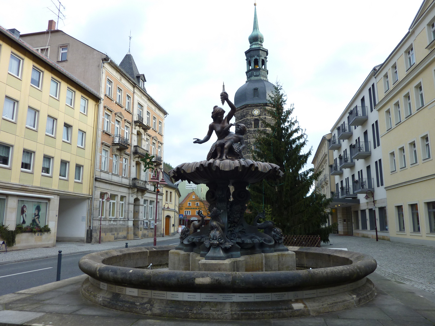 Sendig - Brunnen wieder ganz im alten Glanz