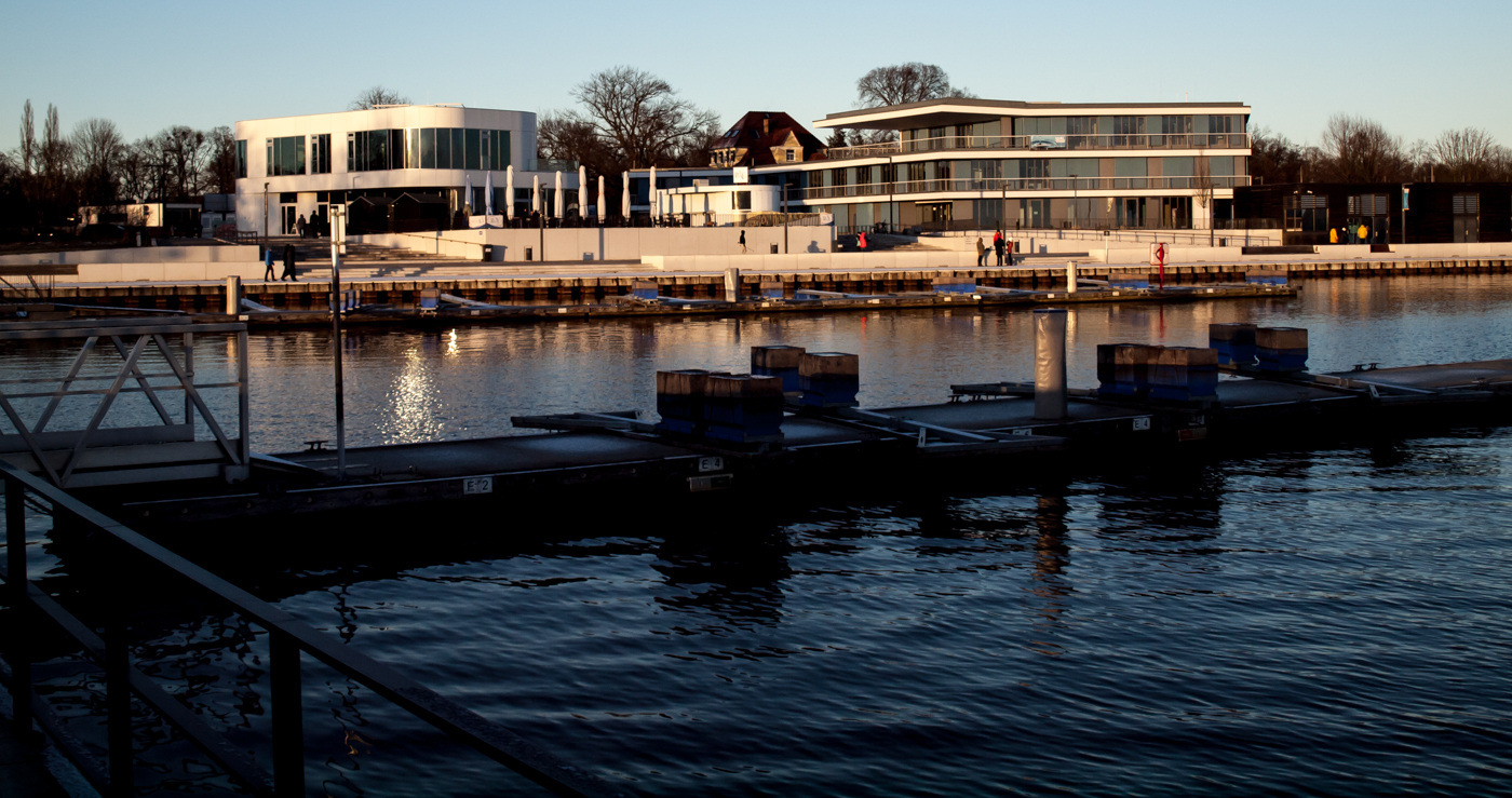 Senftenberger See mit Hafen