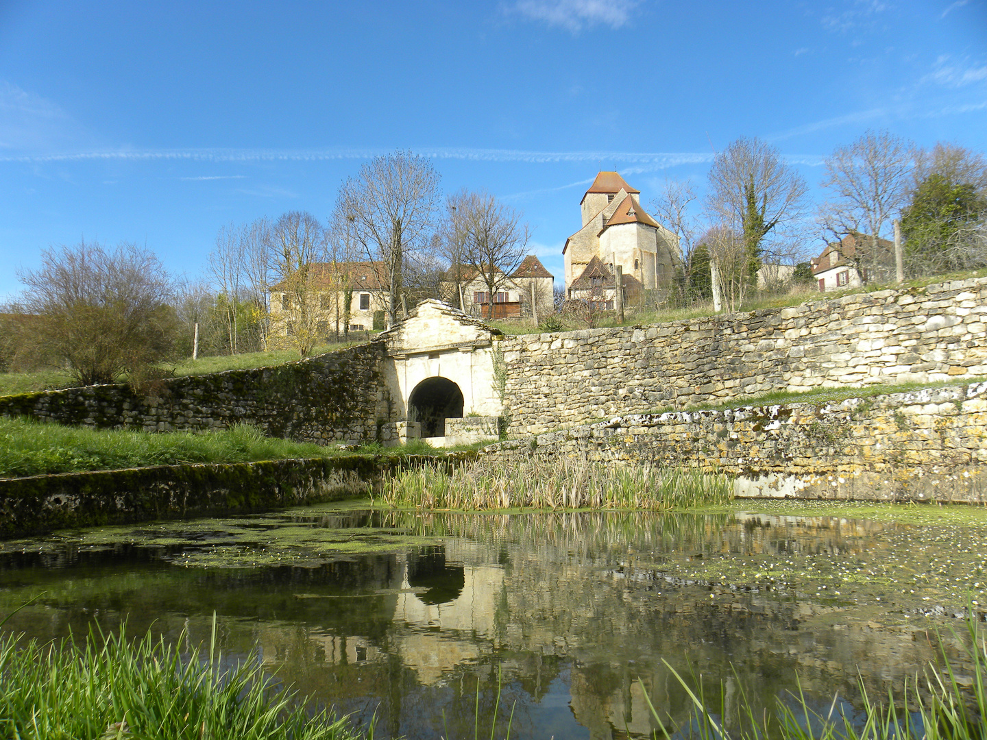 SENIERGUES LAVOIR AU LEVER DU JOUR