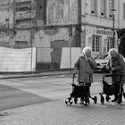 Seniorinnen in der Altstadt
