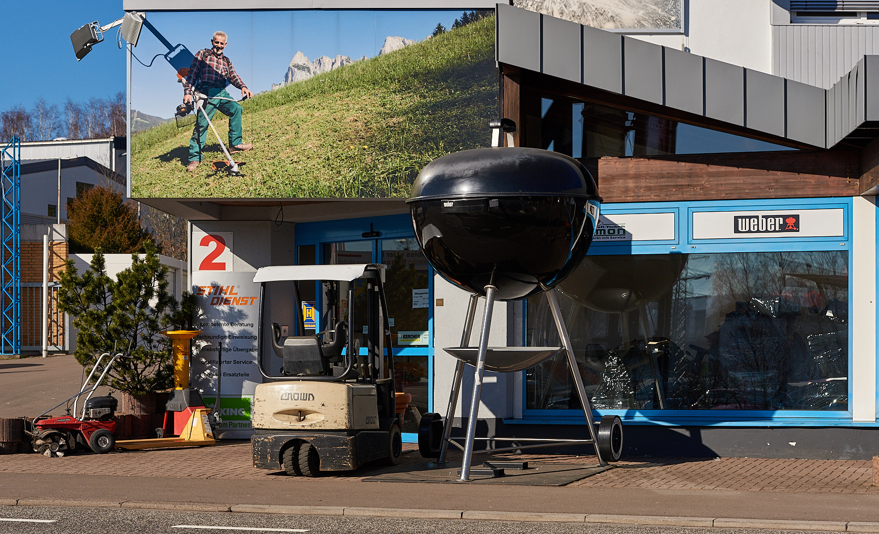 Sensation "Weber Grill" präsentiert seinen neuen Steilhang Grill für die Bergbauern, einen...