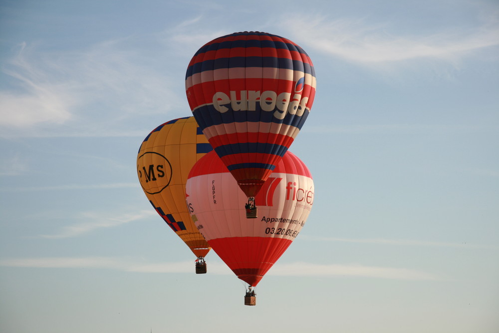 S'envoler...sur la route des airs. de Avril75 