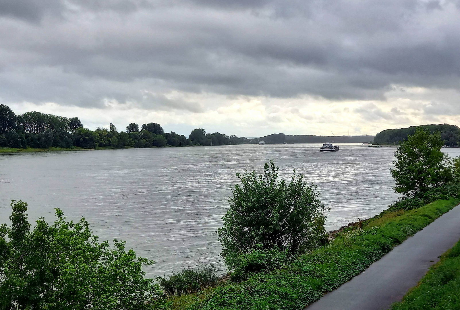 September am Rhein