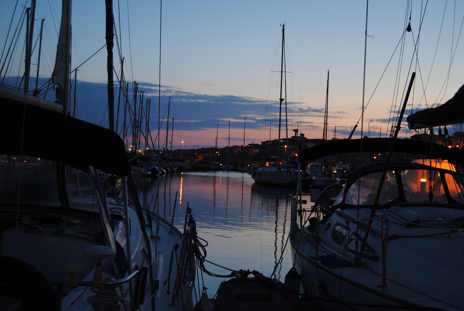 Sera al porto di Nettuno