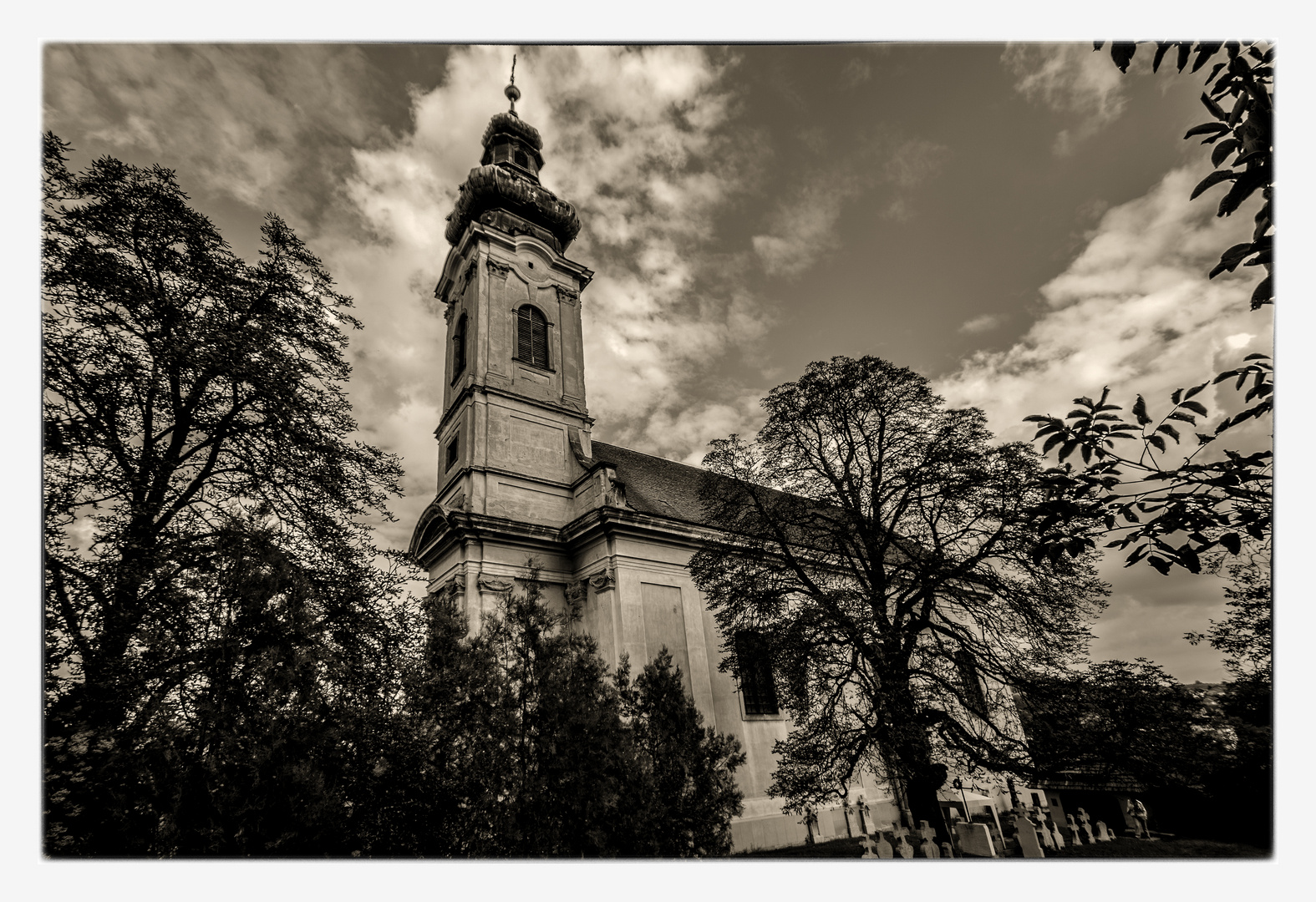 Serbische Kirche Eger monochrom