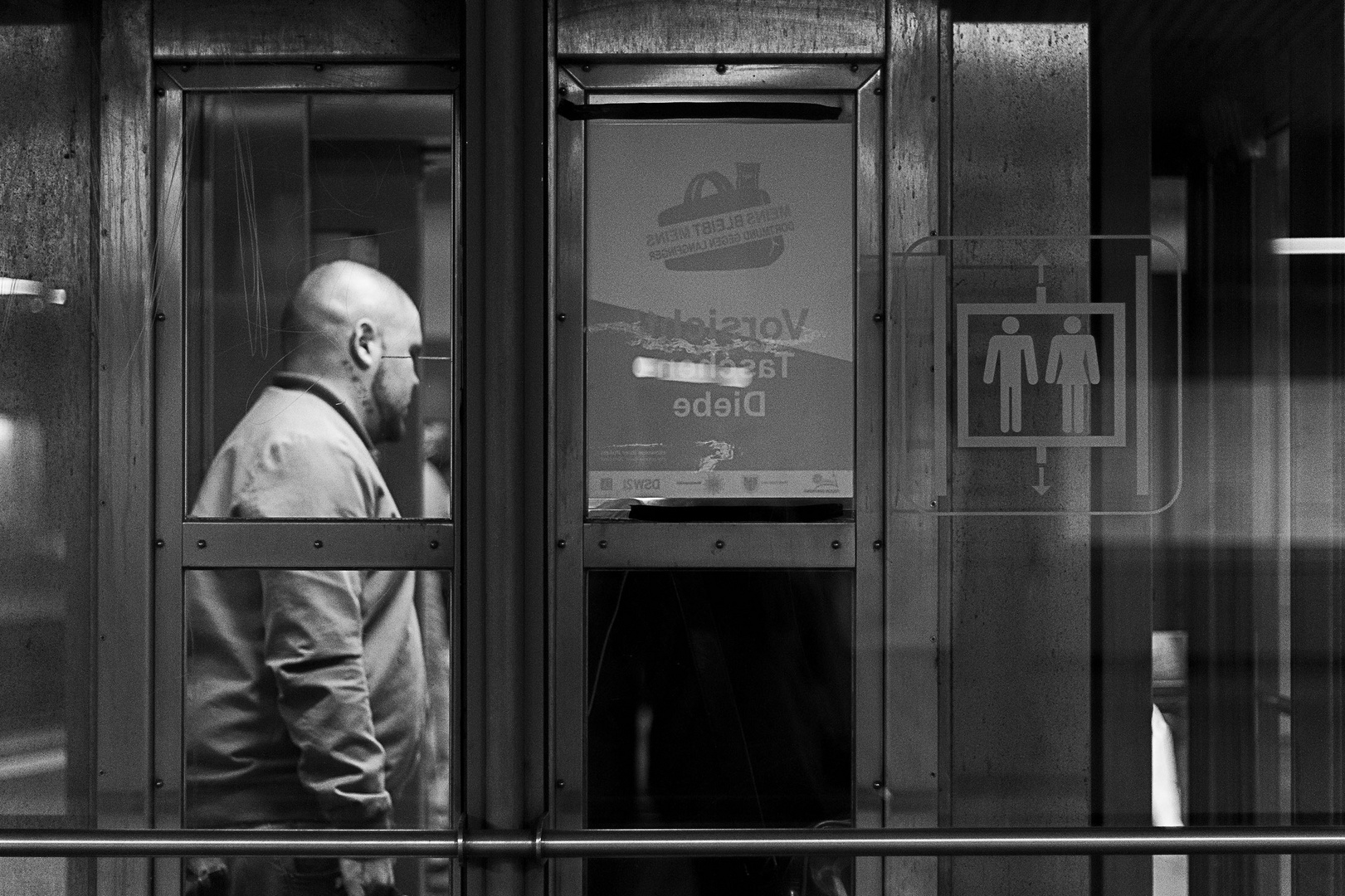 Serie: Beziehungen in der Bahn, Die zweite Person.