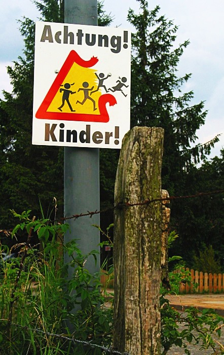 Serie deutsche Gemütlichkeit - Achtung! Kinder!