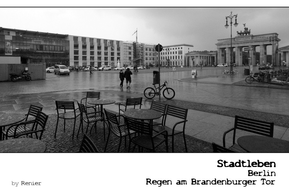 SERIE Stadtleben - Berlin - Regen am Brandenburger Tor