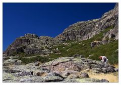 Serra da Estrela - ein Männlein steht am Torre