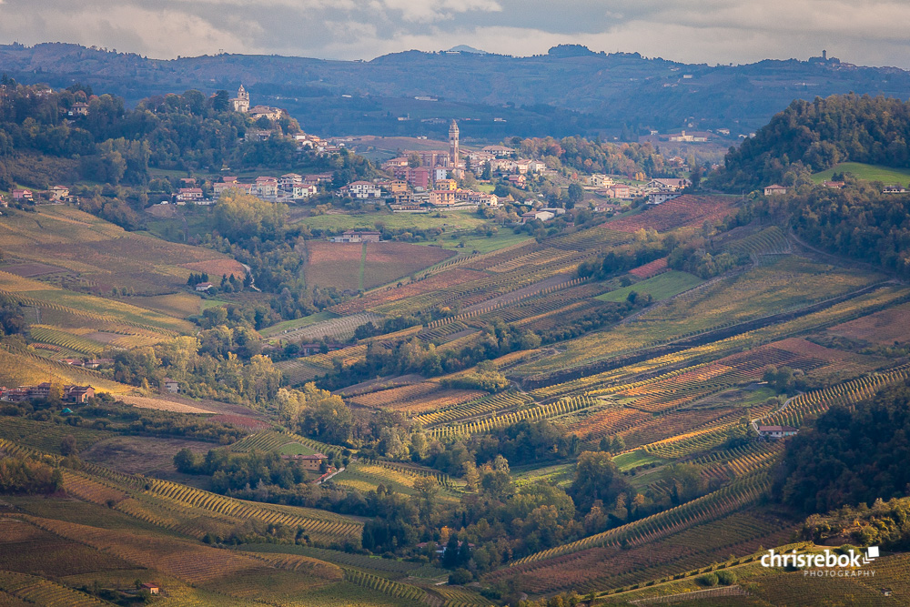 Serralunga d'Alba im Herbst