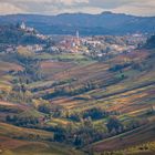 Serralunga d'Alba im Herbst