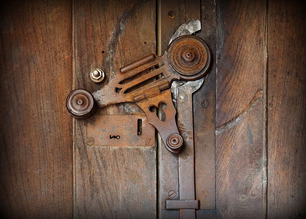 Serrure de la porte intérieure – Cathédrale Saint-Pierre, Condom