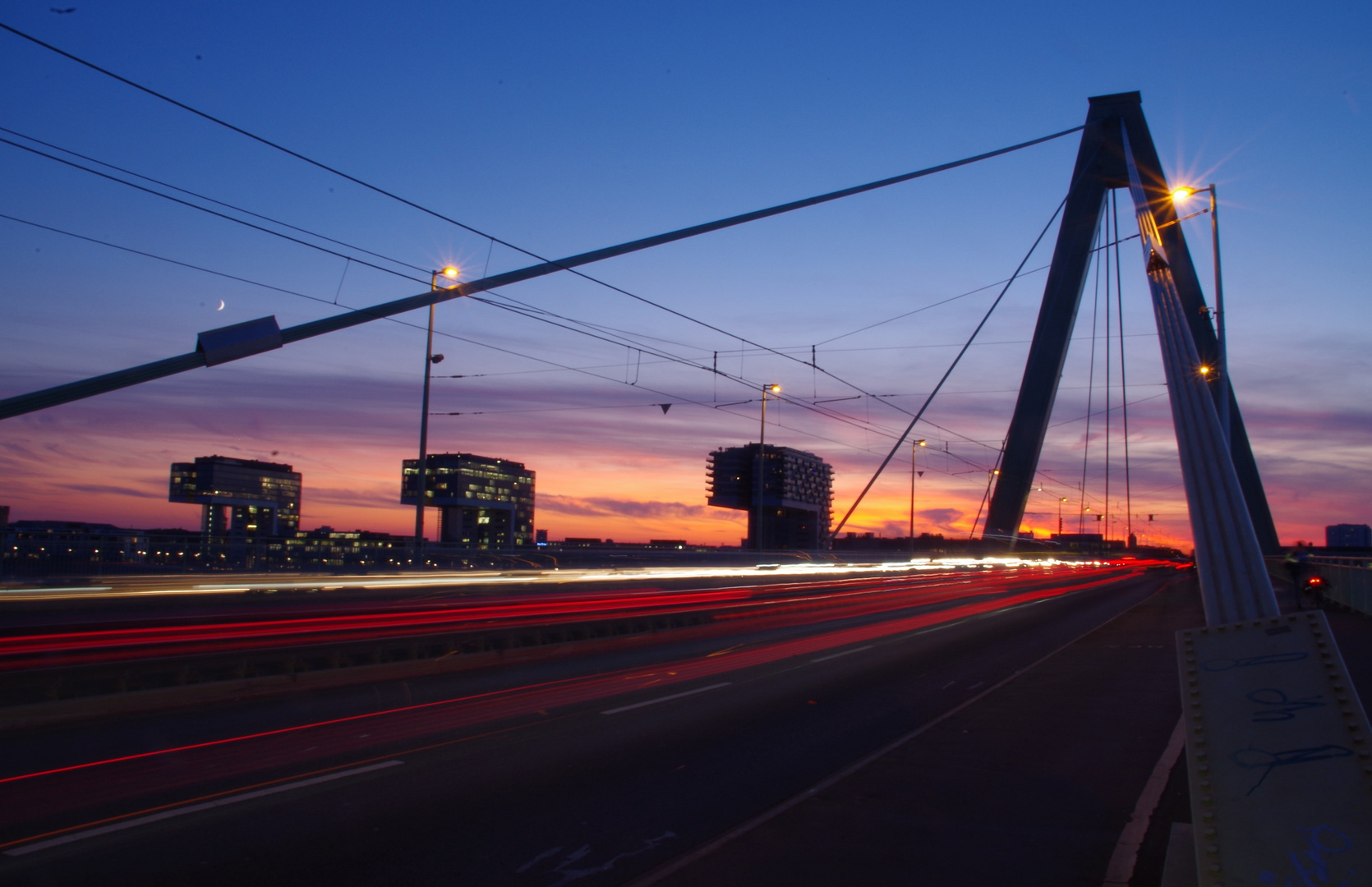 Serverinsbrücke in Köln bei Nacht 2019