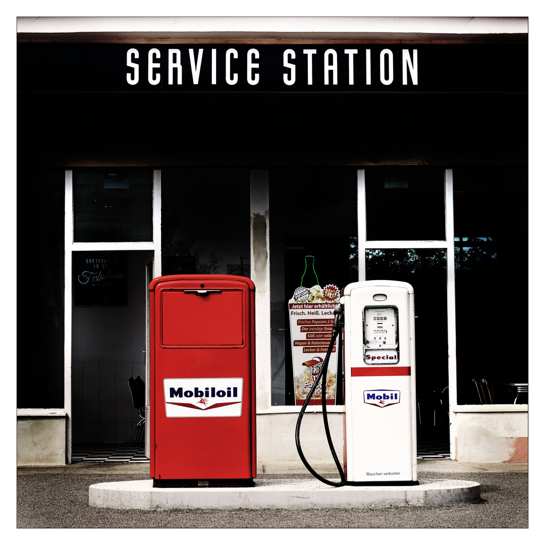 SERVICE STATION