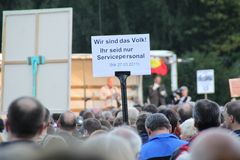 Servicepersonal - Stuttgart Park Montagsdemo 4.10