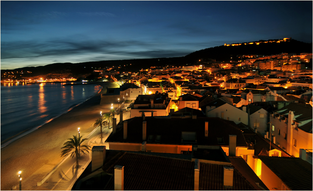 Sesimbra à noite