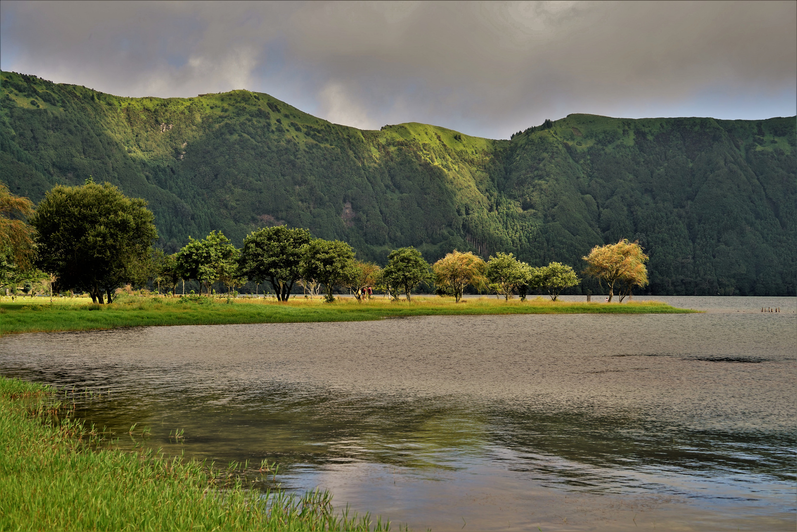 Sete Cidades crater