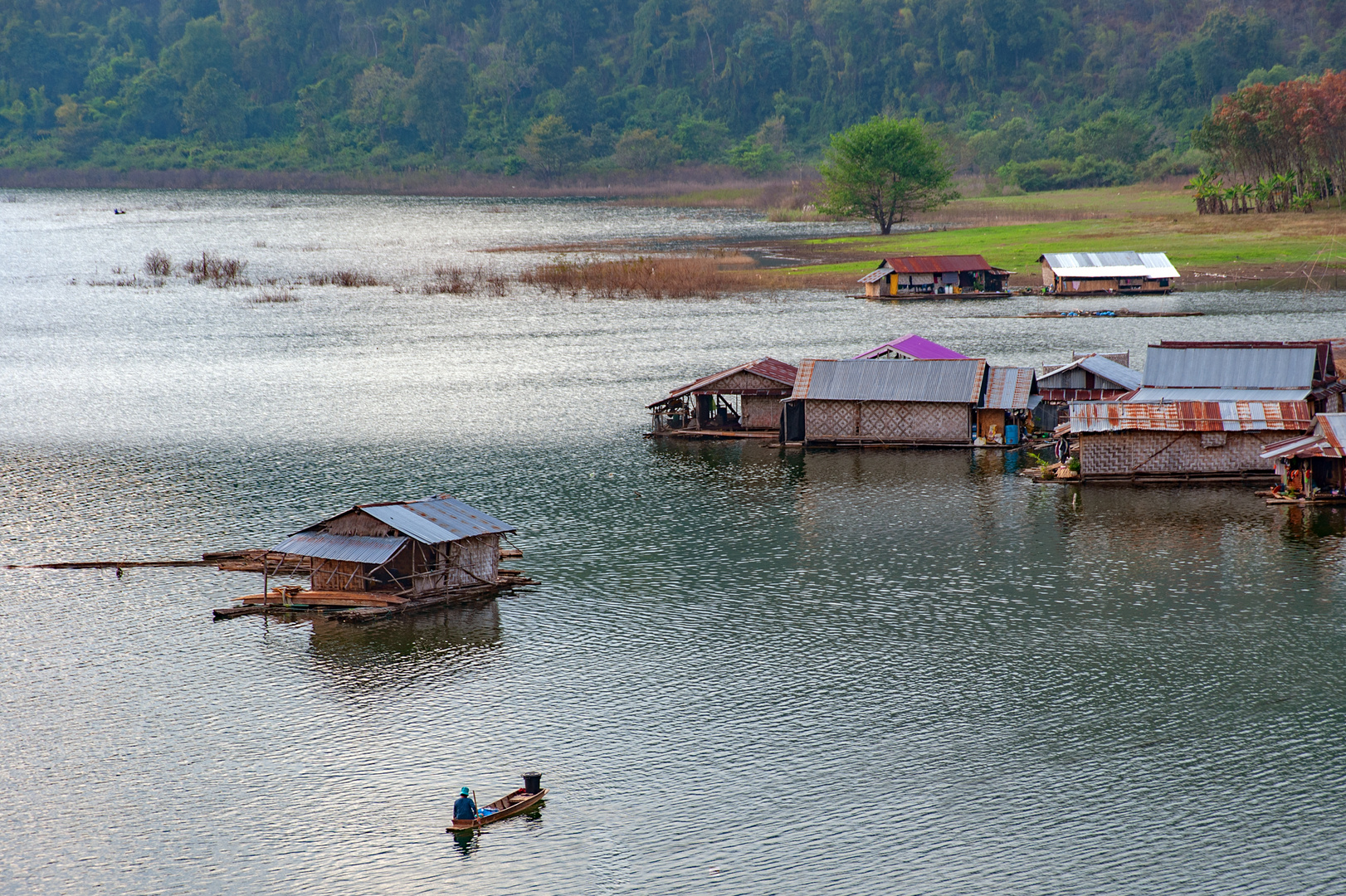 Settlement at the Khao Laem dam