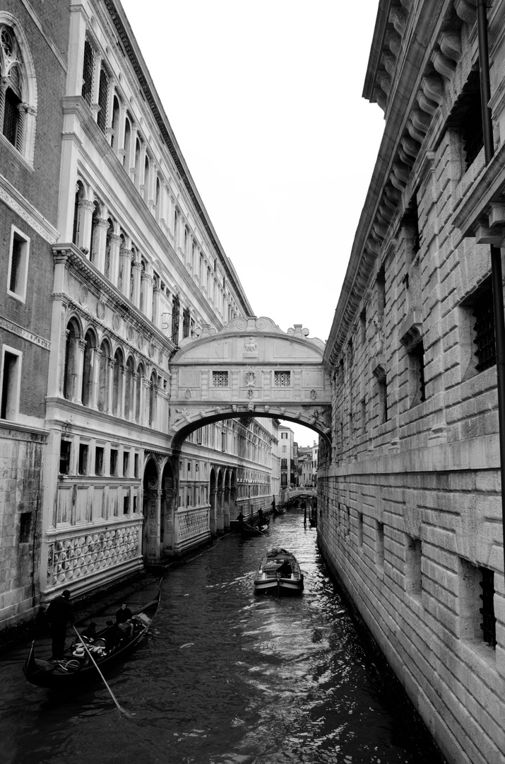 Seufzerbrücke oder Ponte dei Sospiri