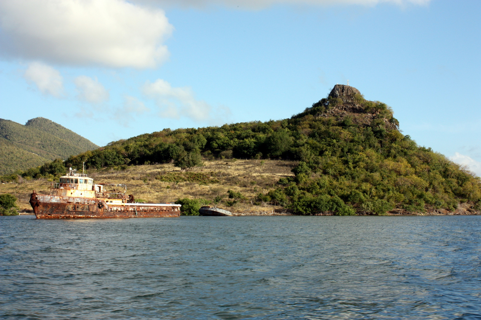 Seul devant l'île