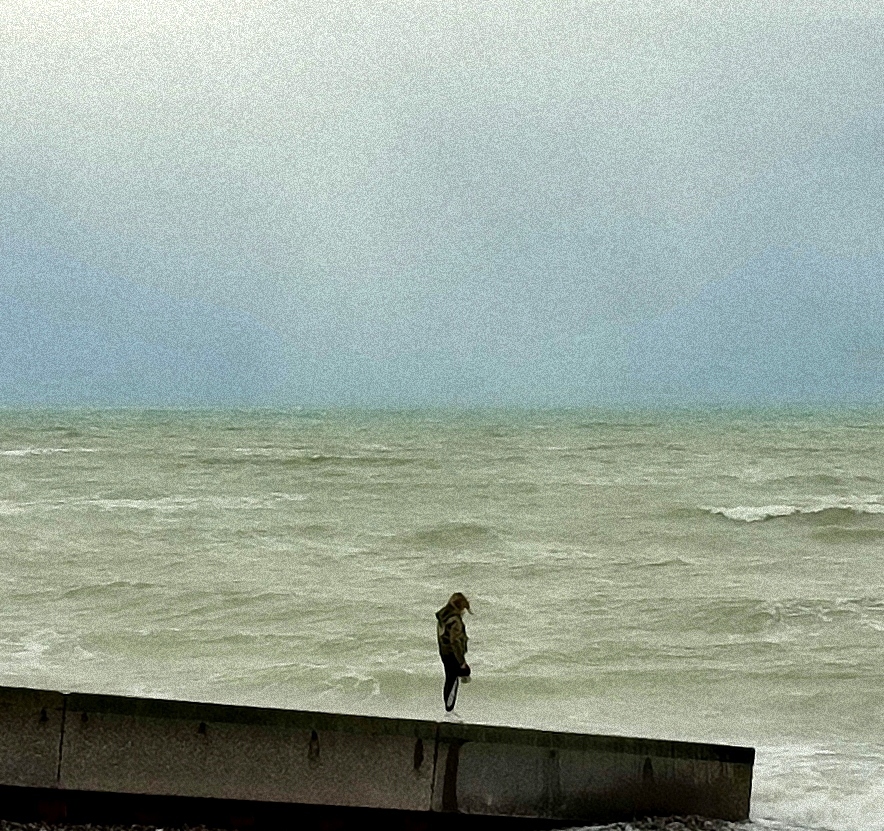 seule face à la mer....