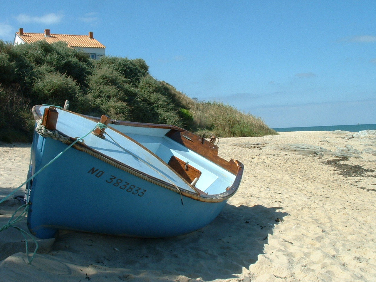 Seule sur cette plage.....