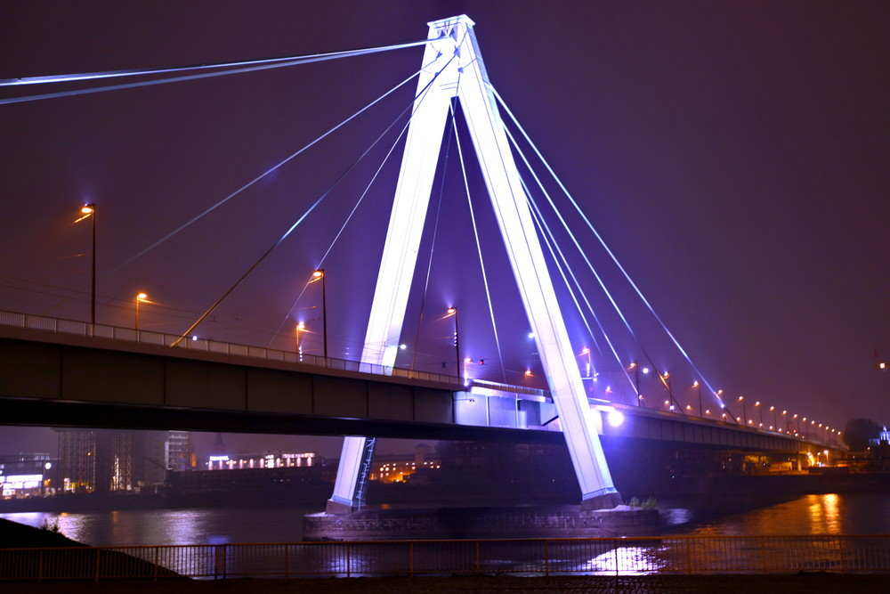 Severinbrücke in Köln