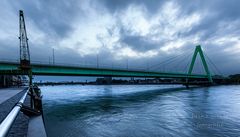 Severins-Brücke in Köln. Gewitterstimmung.
