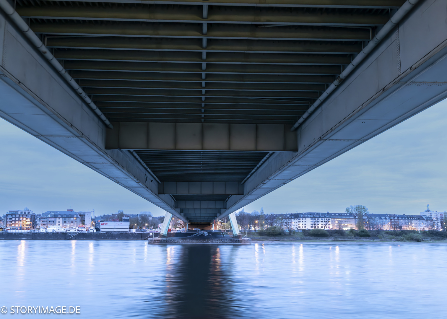 Severinsbrücke Unterseite / Severinsbrücke downunder