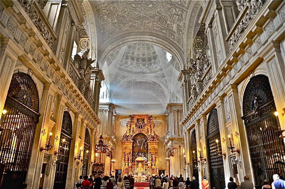 Sevilla 09 - Nebenkapelle der Kirche innen