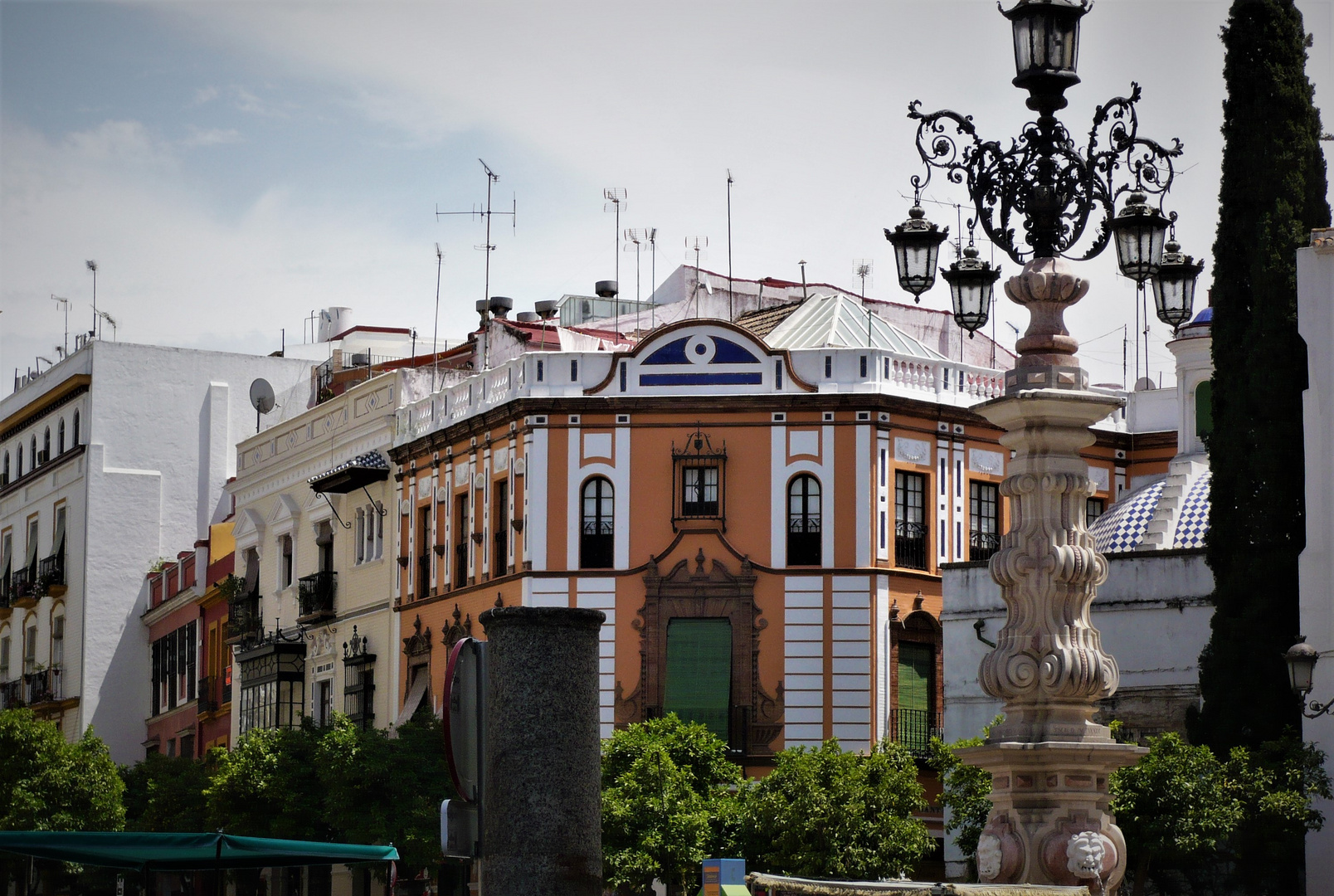 SEVILLA - Architektur  ..