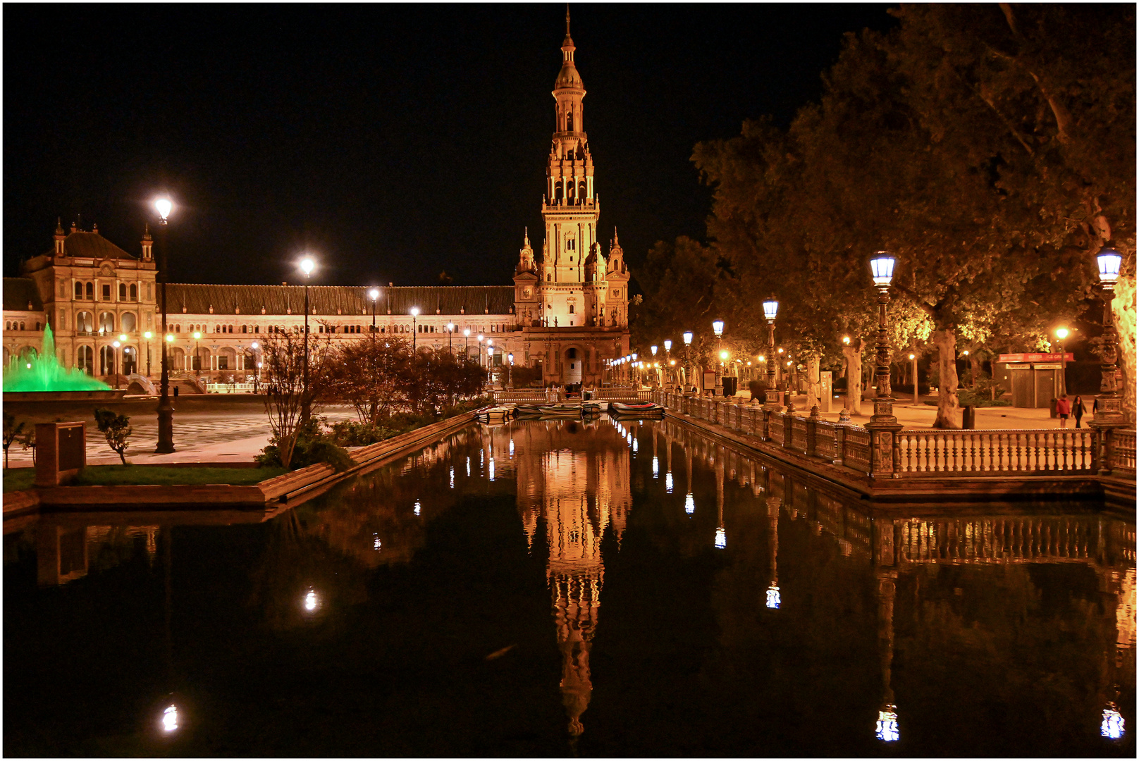 Sevilla bei Nacht