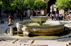 Sevilla: Brunnen im Orangen-Garten der-Kathedrale