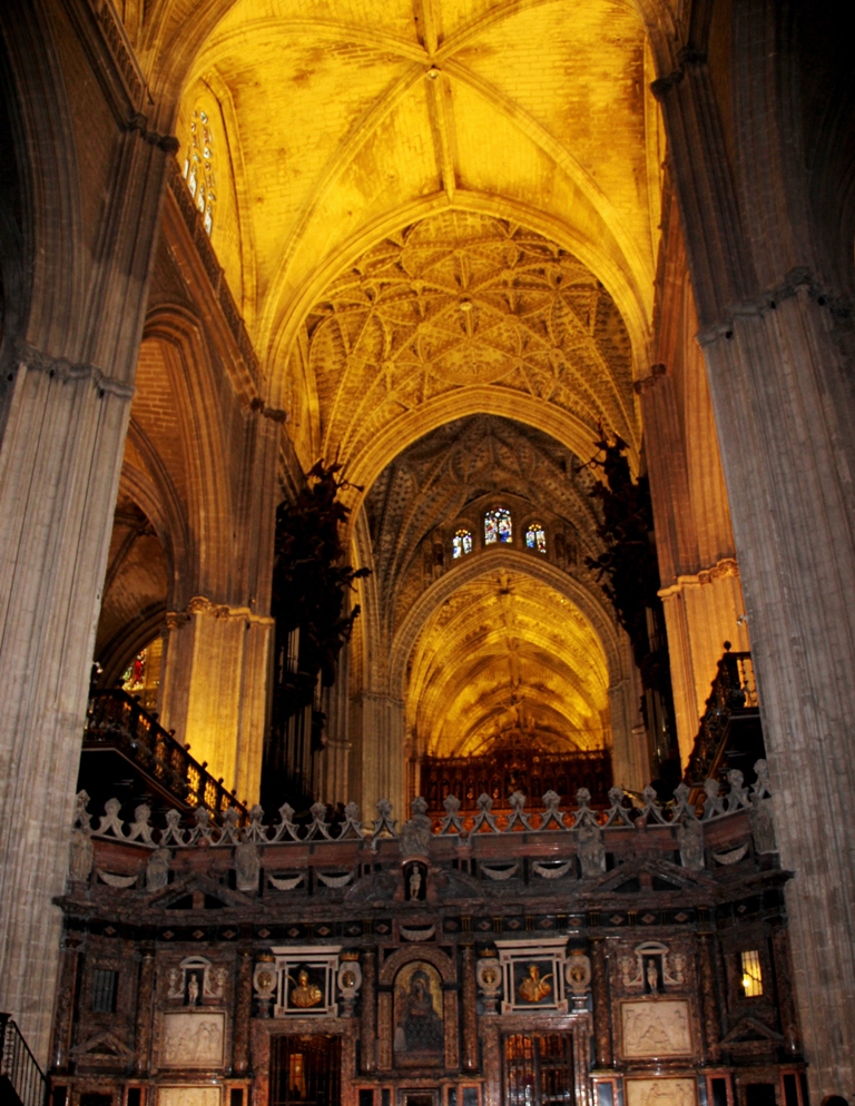 Sevilla, das hohe Innere der Kathedrale