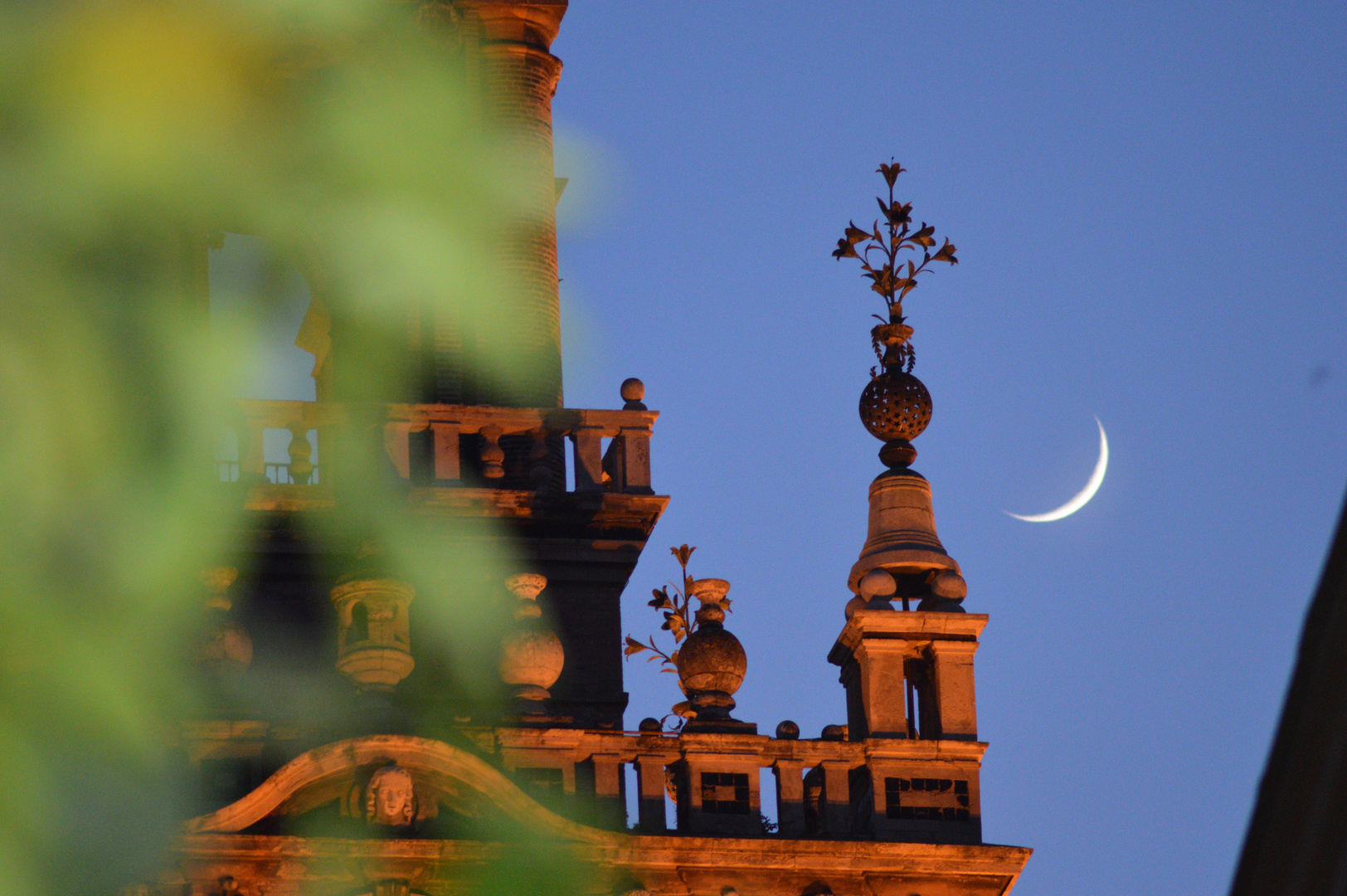 Sevilla und der Halbmond