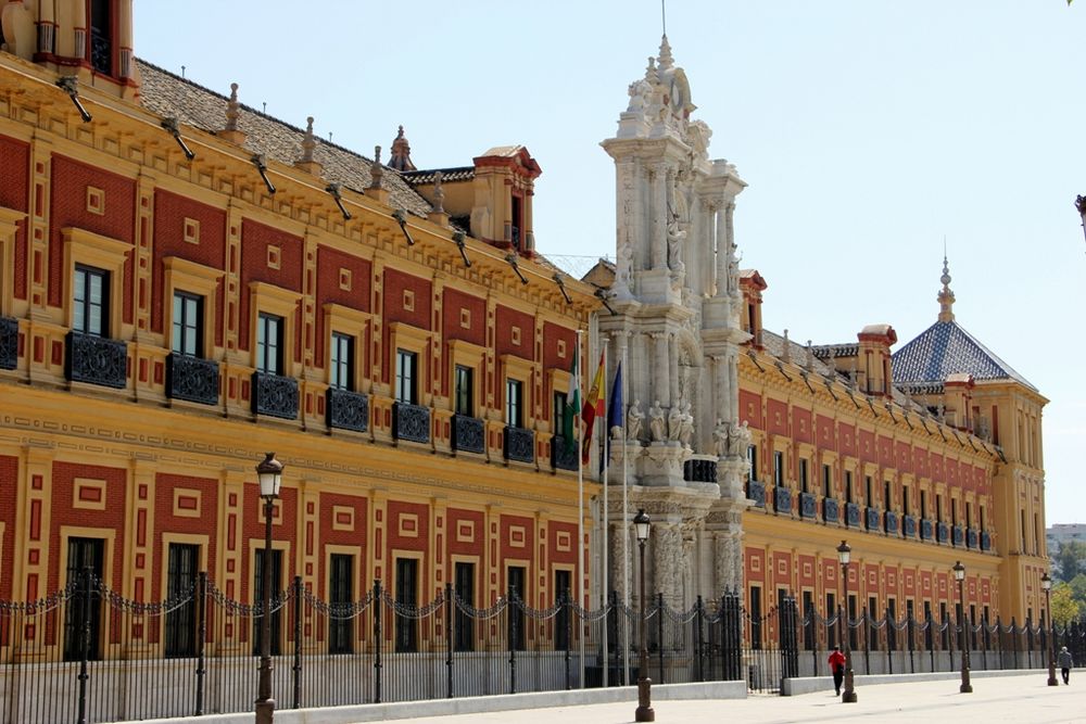 Sevilla, Vorderseite der Polizeiverwaltung.